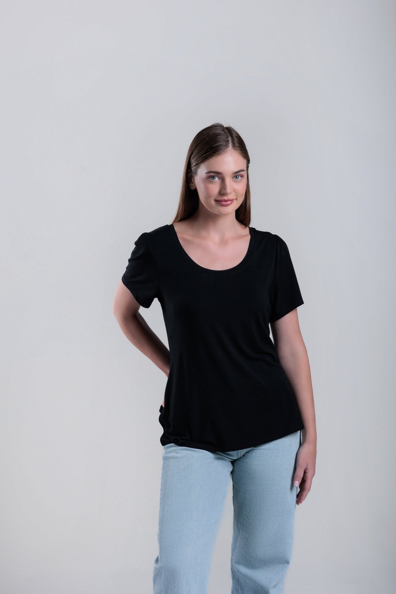 scoop neck bamboo Tee -Black- La Julie