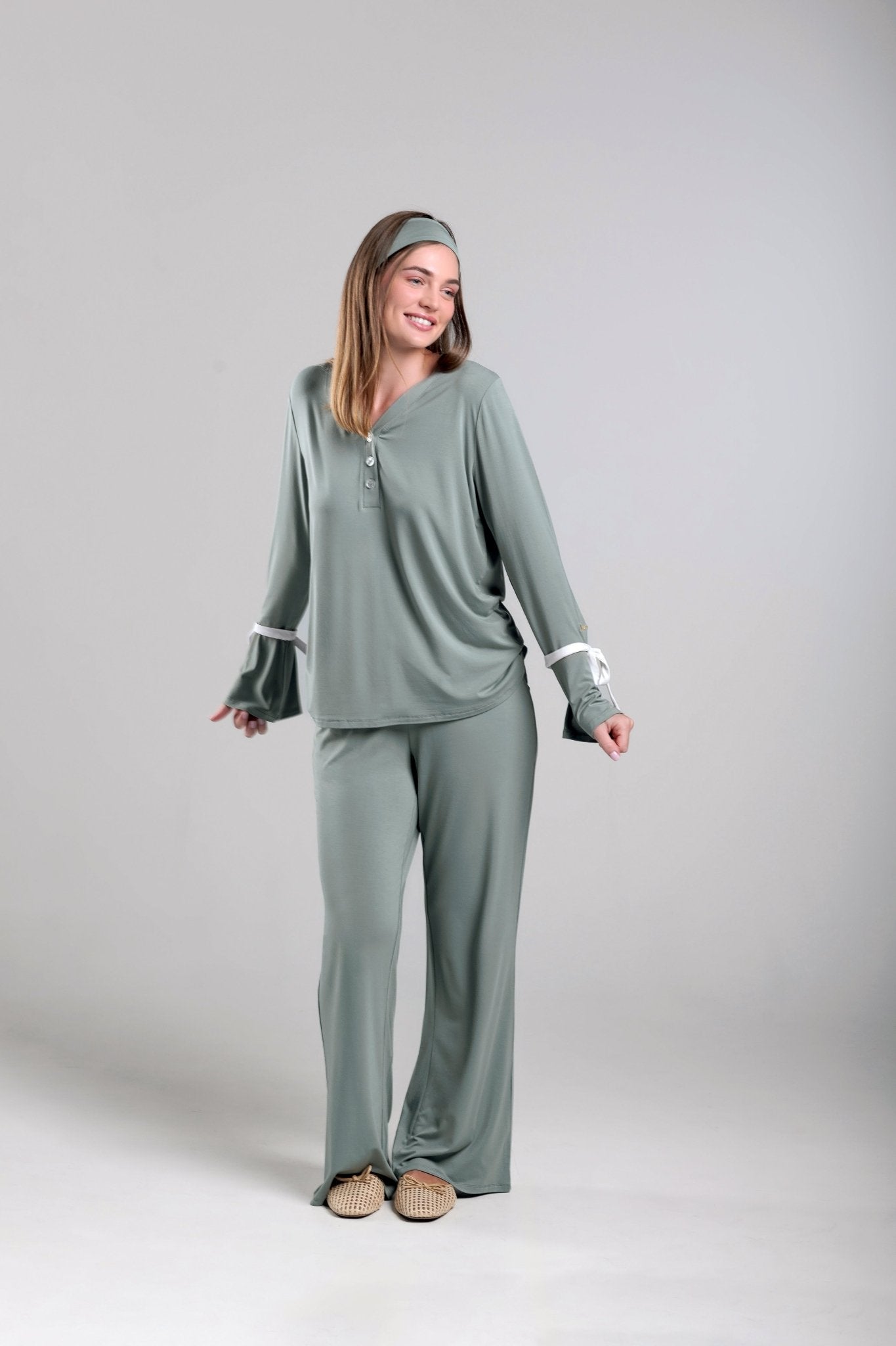 Olivine 2-pieces long sleeve bamboo pajama set - PJ Couture Collection
