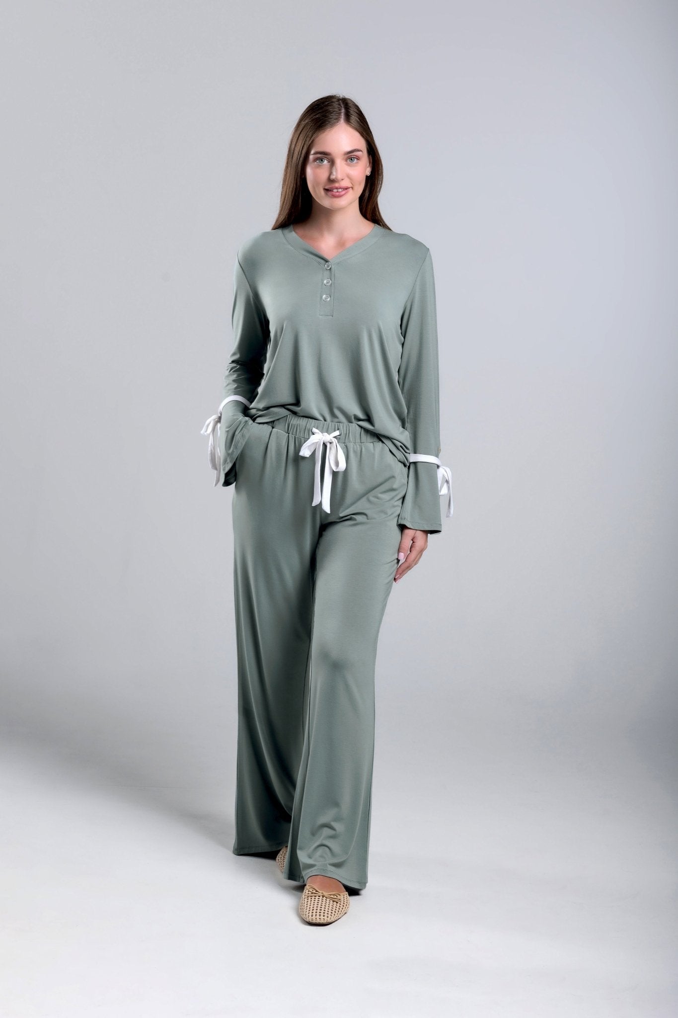 Olivine 2-pieces long sleeve bamboo pajama set - PJ Couture Collection