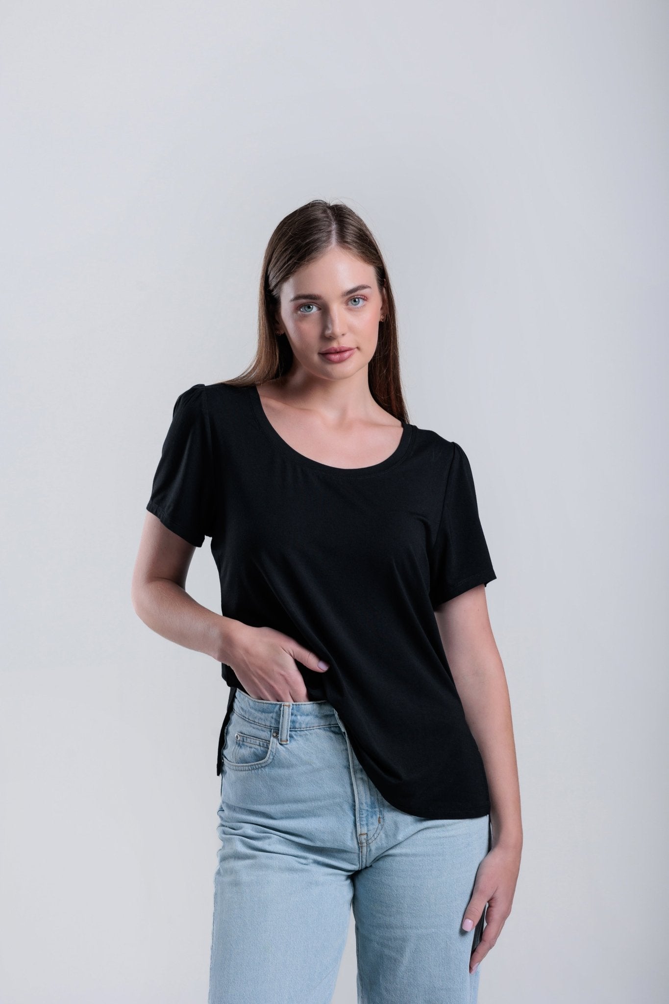 women's premium bamboo T-shirt . black scoop neck bamboo Tee for women , cooling ultra soft and breathable bamboo T-shirt  in Canada . women cooling clothing for menopause  and sensitive skin in Canada 