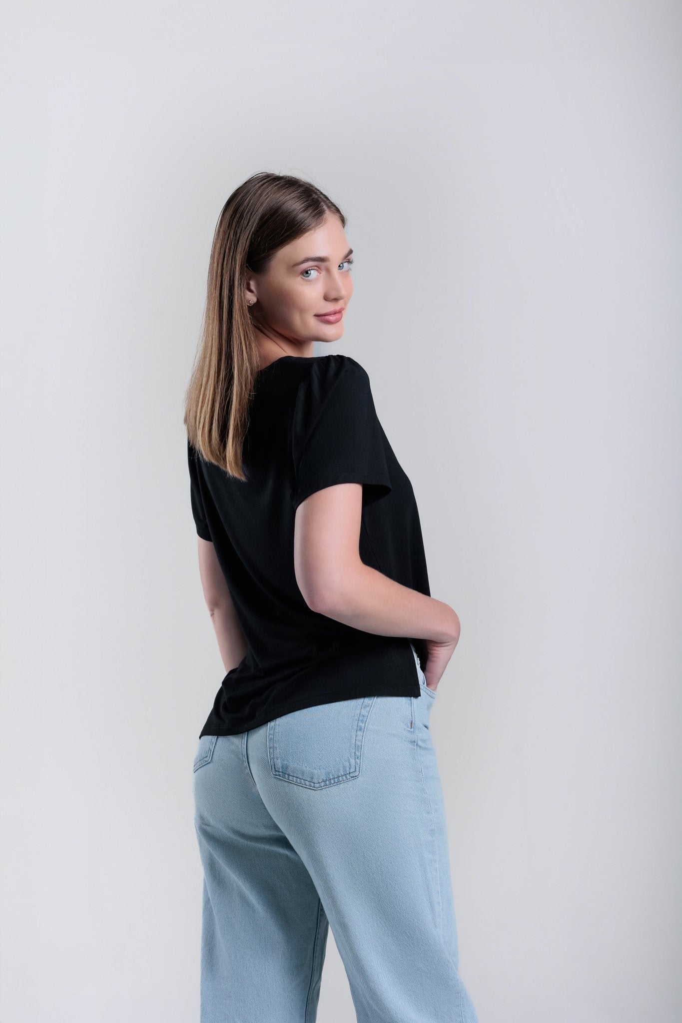 scoop neck bamboo Tee -Black- La Julie