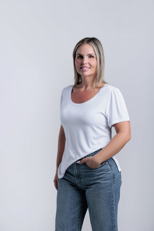 women's bamboo Tee. scoop neck bamboo T-shirt, hem length women Tee, menopause clothing, sensitive skin women's cooling t-shirt . women's luxury T-shirt Canada . plus size women white t-shirt
