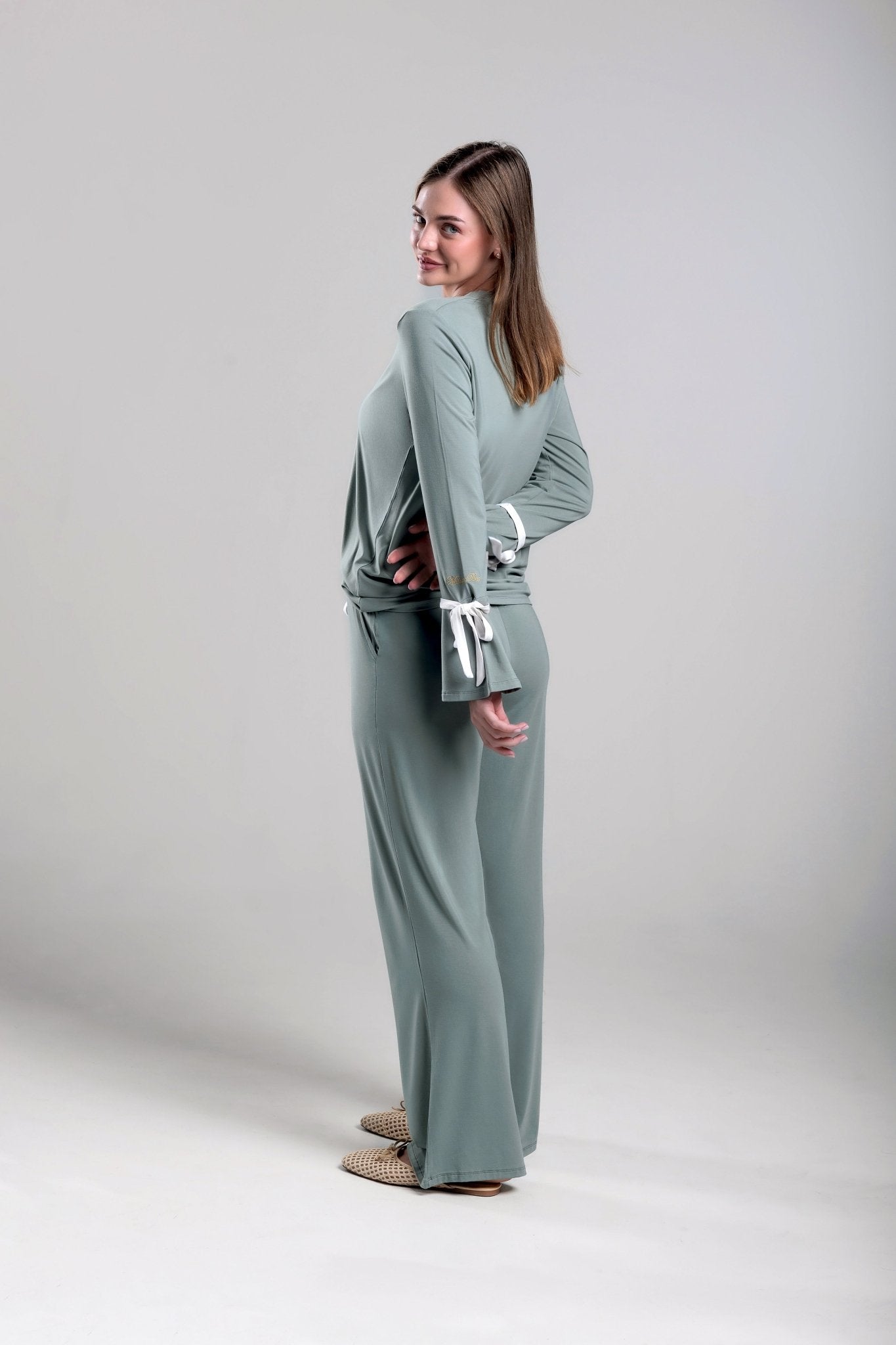 Olivine 2-pieces long sleeve bamboo pajama set - PJ Couture Collection